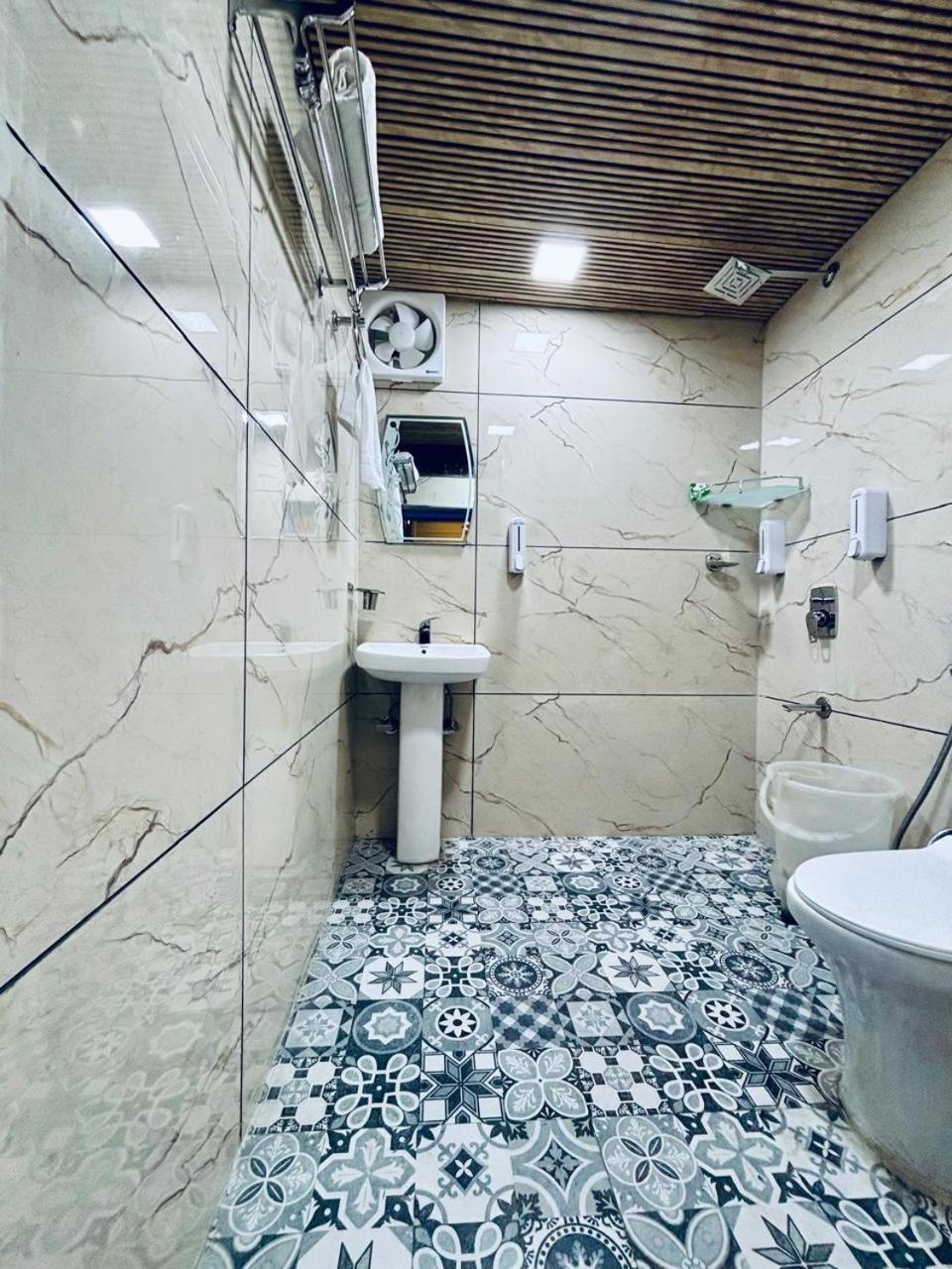 Hotel Amar ムスーリー エクステリア 写真