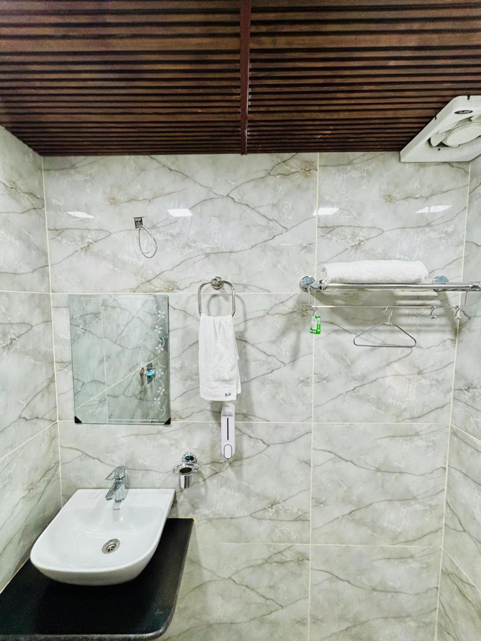 Hotel Amar ムスーリー エクステリア 写真