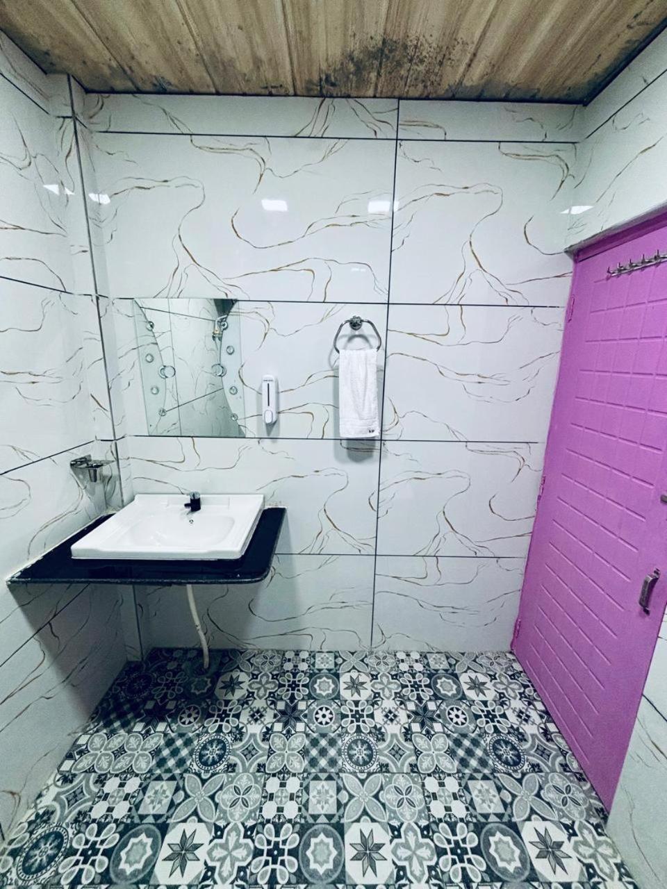 Hotel Amar ムスーリー エクステリア 写真